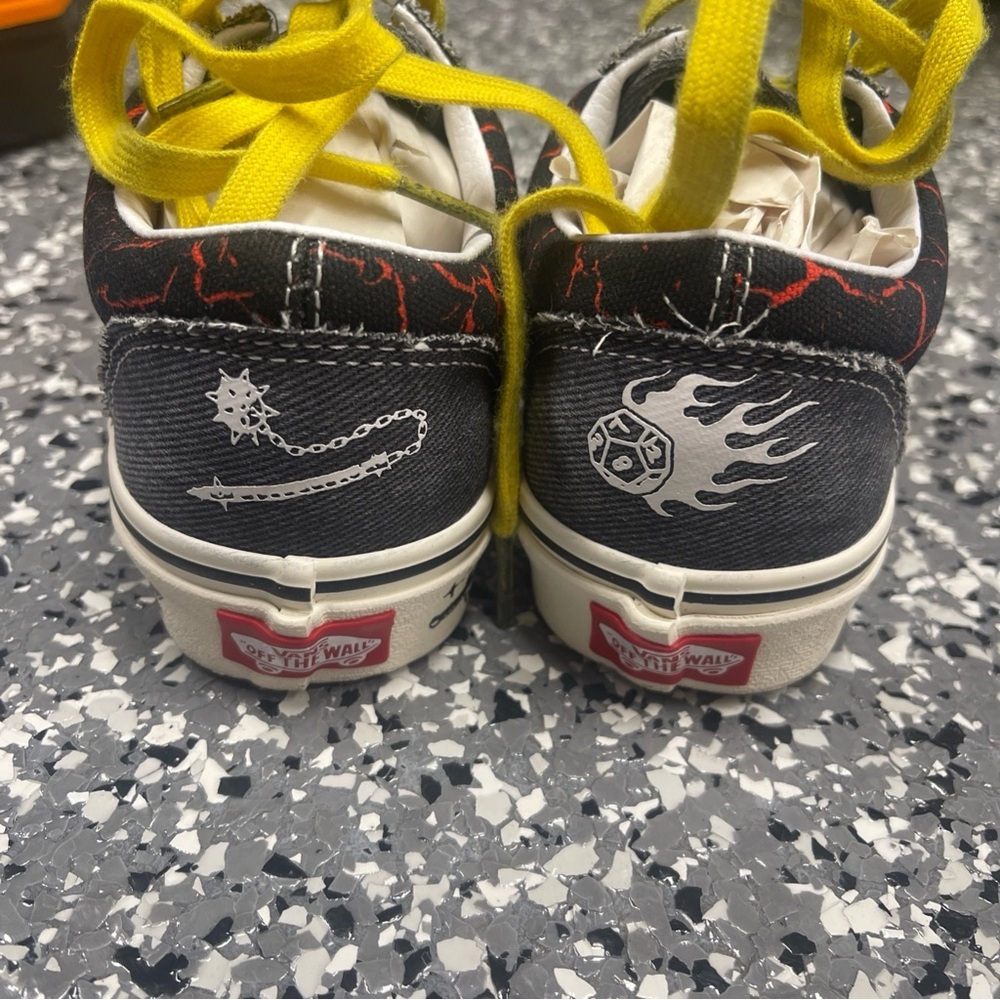 Vans Stranger Things Upside Down Hellfire Club sneakers Men’s 4.5 Women’s 6 - Picture 5 of 9
